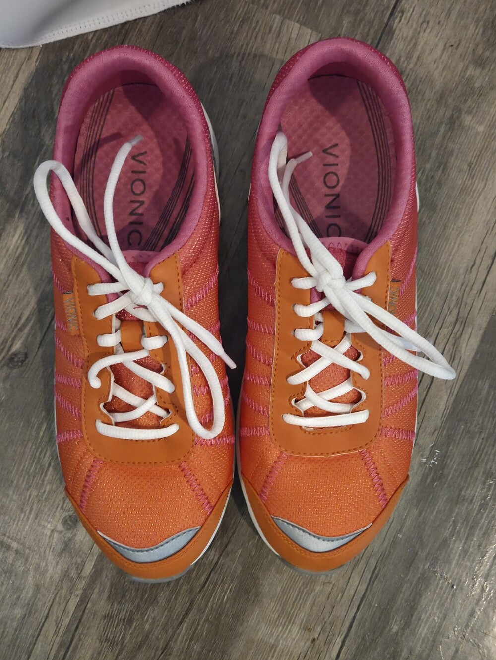 Vionic Allience  Orange and Pink Women's Lace-Up Walking Sneaker Size 7.5